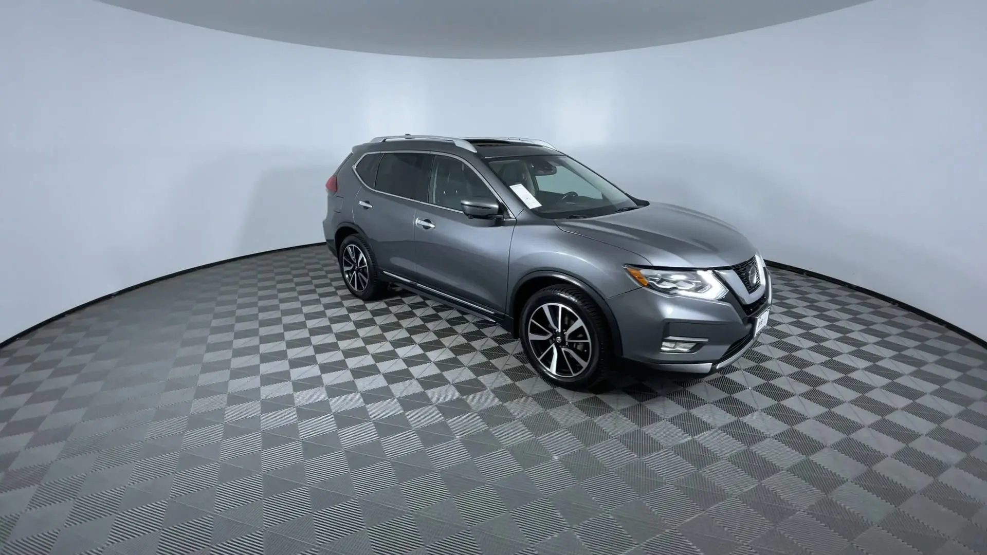 2018 Nissan Rogue SL photo 2