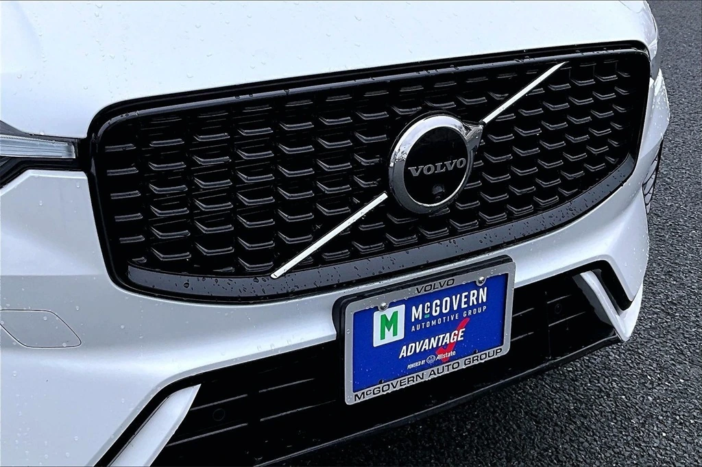 2023 Volvo - image 32