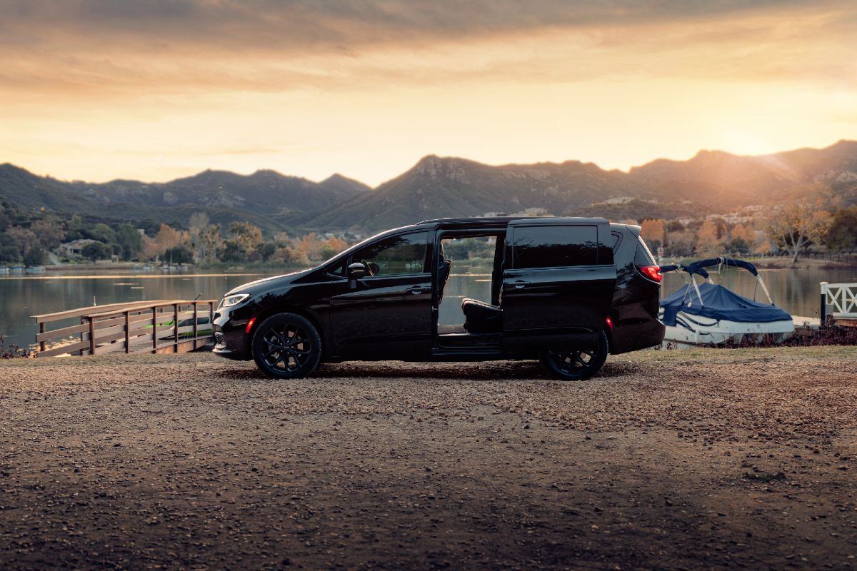 2024 Chrysler Pacifica Exterior Driver Side Profile with Open Doors