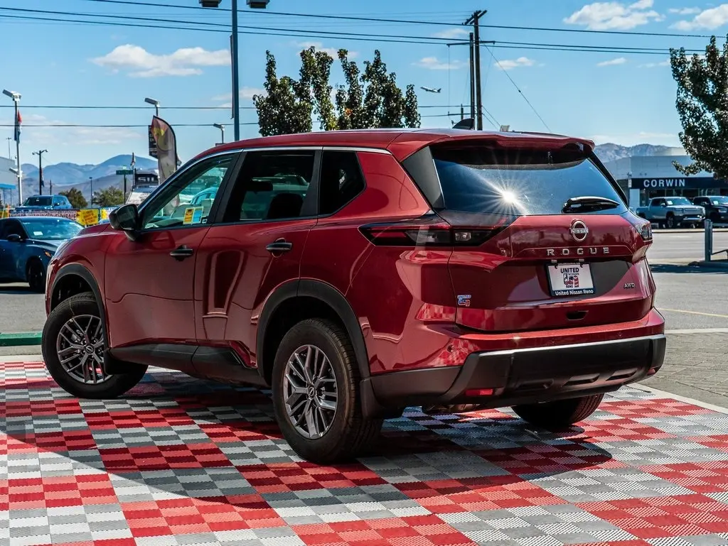2026 Nissan Rogue S photo 4