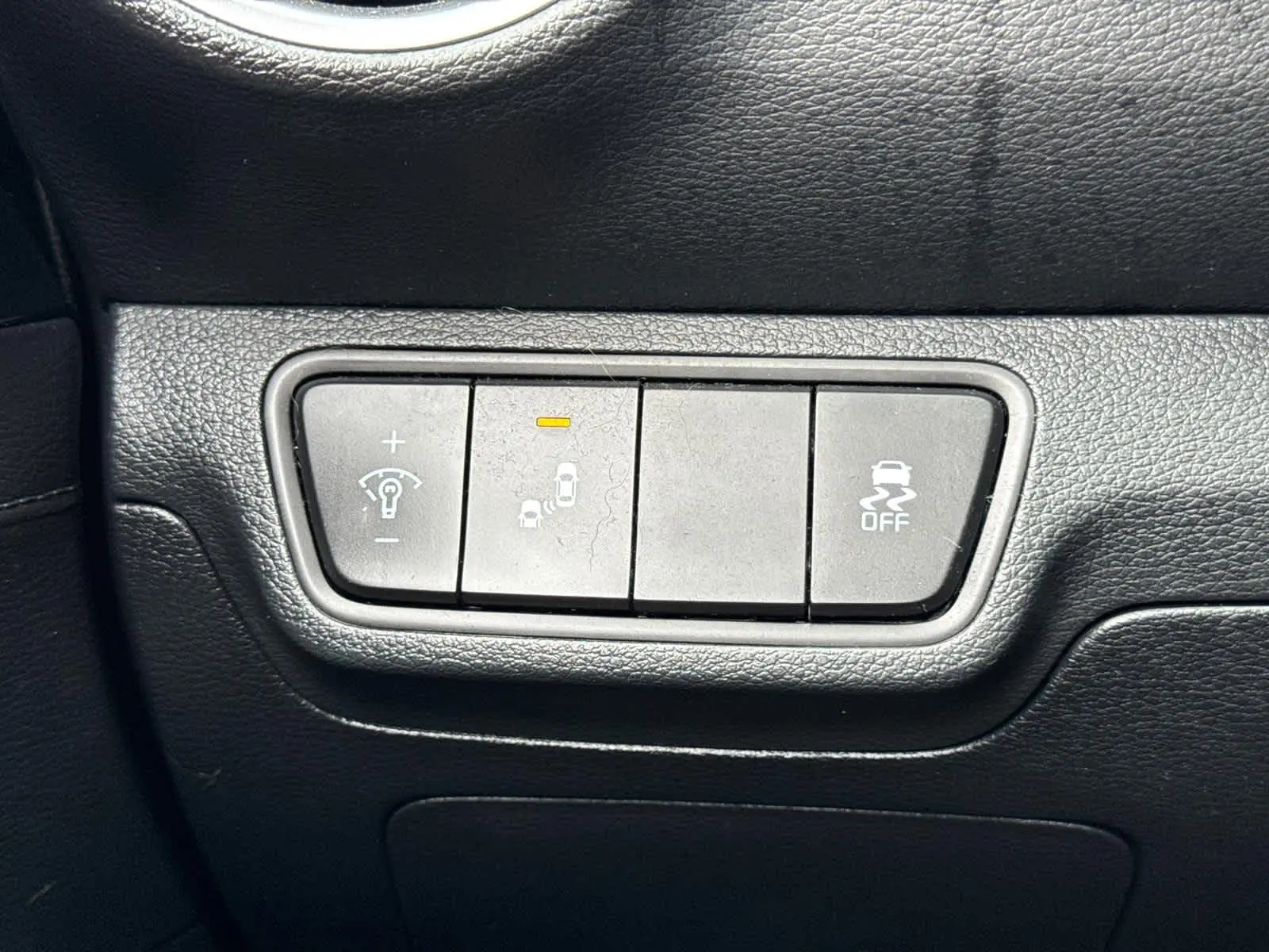 2023 Kia Forte GT-Line photo 22