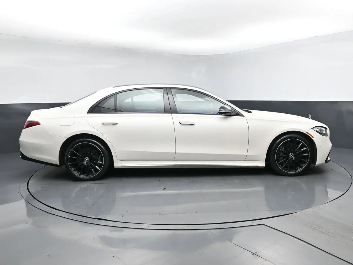 2023 Mercedes Benz S 580 4MATIC photo 3