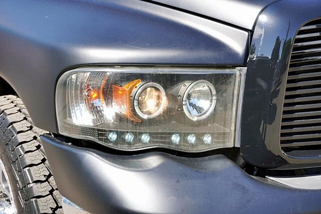 2005 Dodge Ram 3500 Pickup SLT - Photo 11