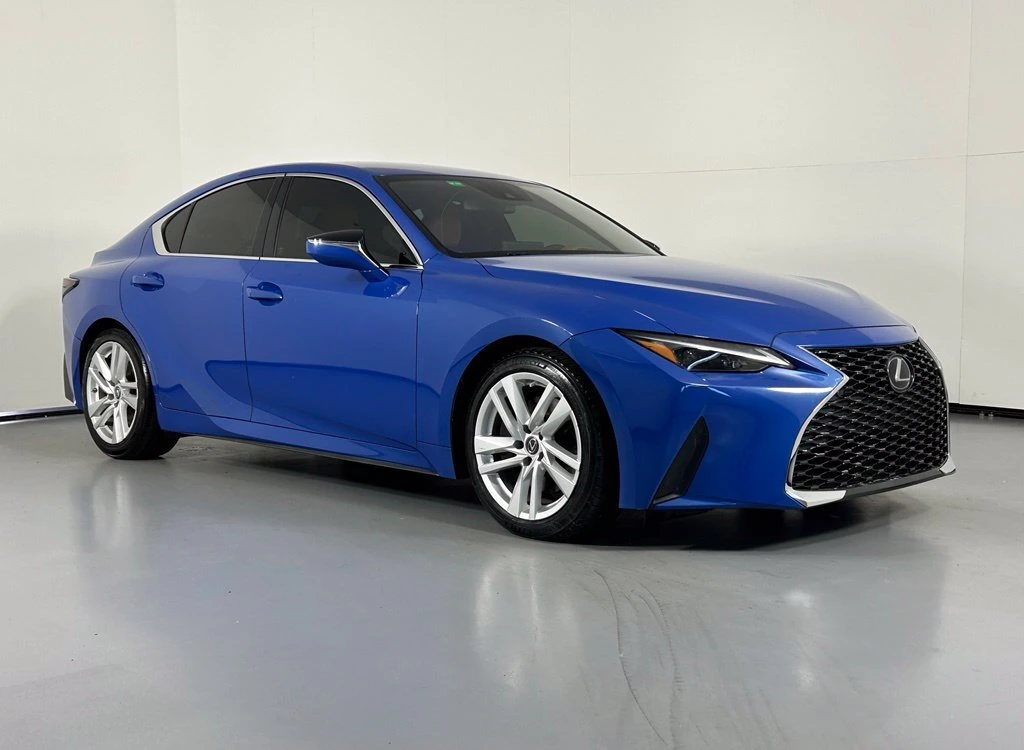 2022 Lexus IS