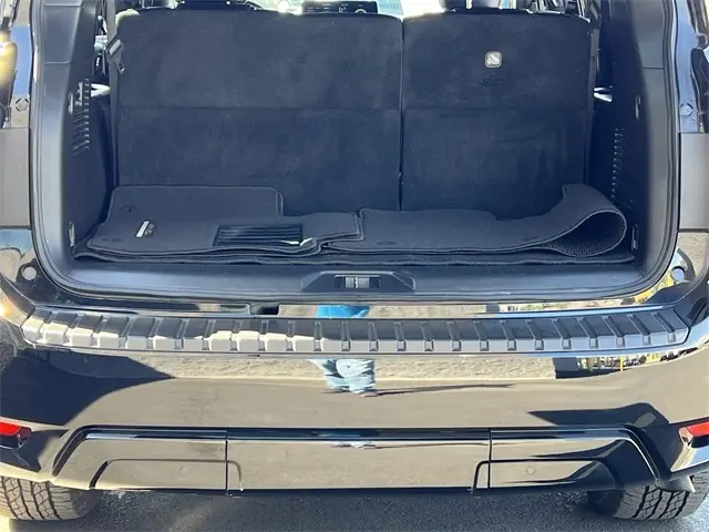 2023 Nissan Armada SL photo 4