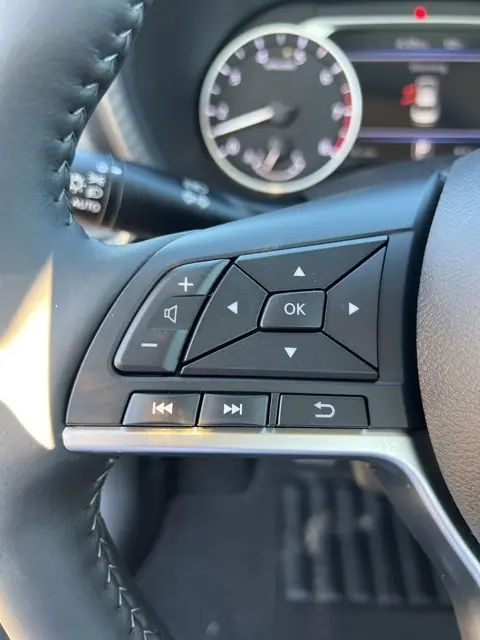 2025 Nissan Sentra SV photo 12