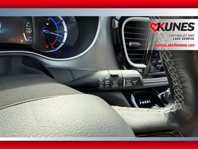 2021 Chrysler Pacifica Hybrid Touring L photo 31