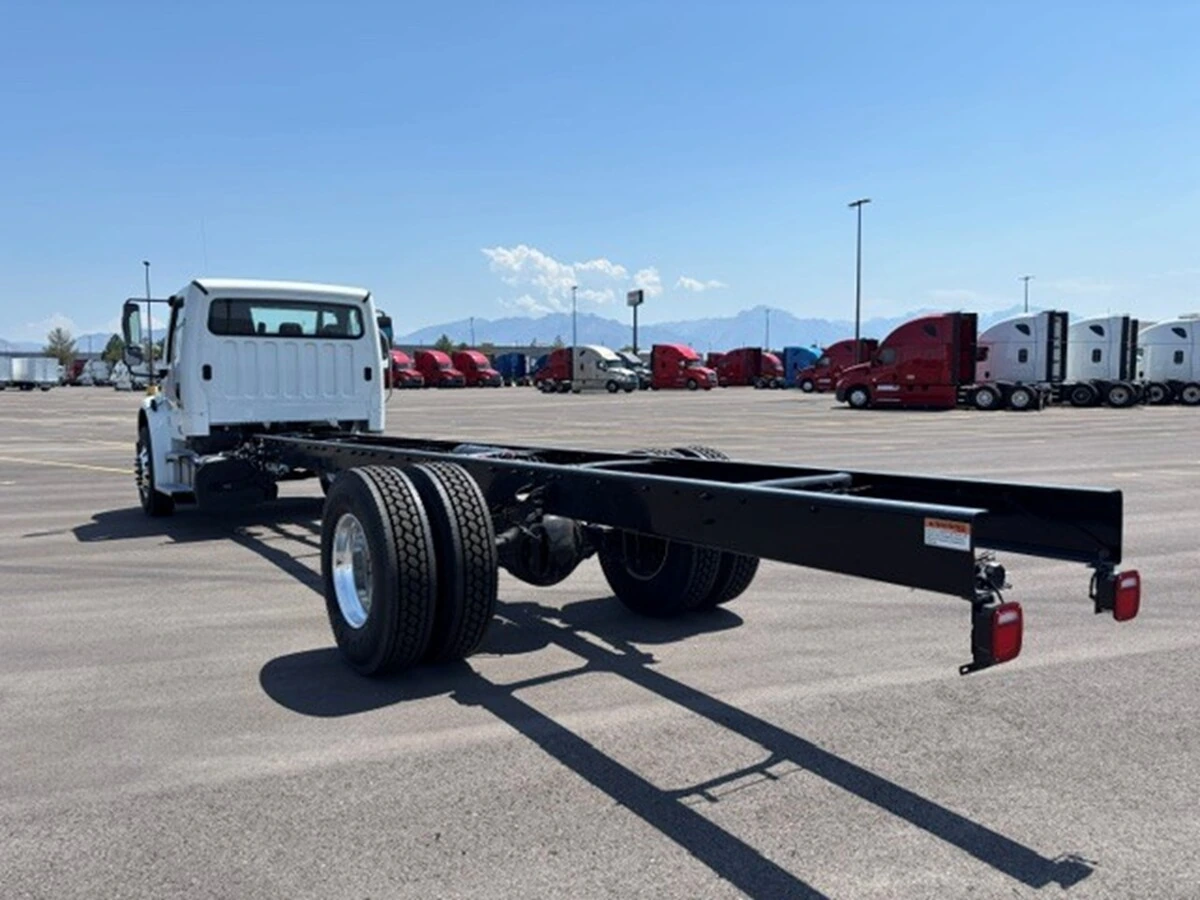 2027 Freightliner M2 106 — photo 6