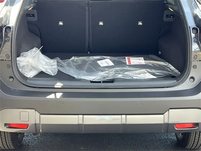 2026 Nissan Kicks SV photo 4