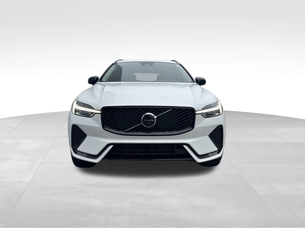 2026 Volvo XC60 Plus - Photo 8