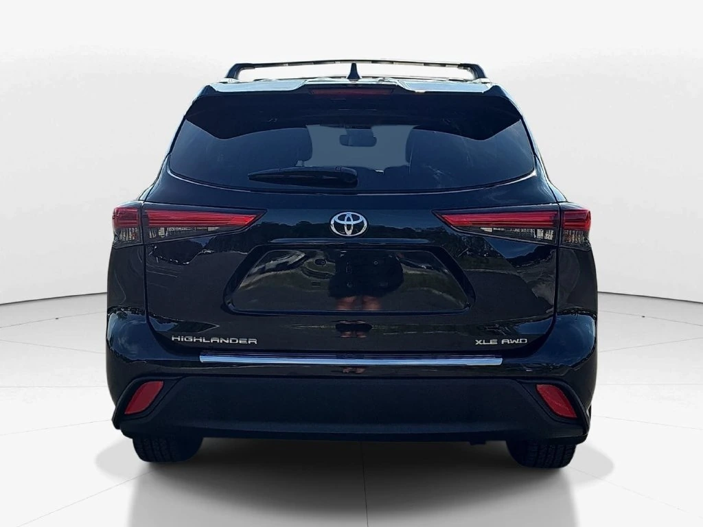2023 Toyota Highlander XLE - Photo 7