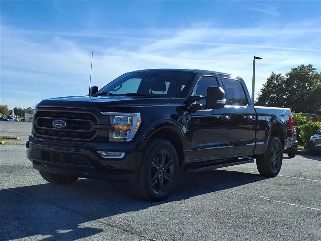 2023 Ford F-150 XLT photo 3