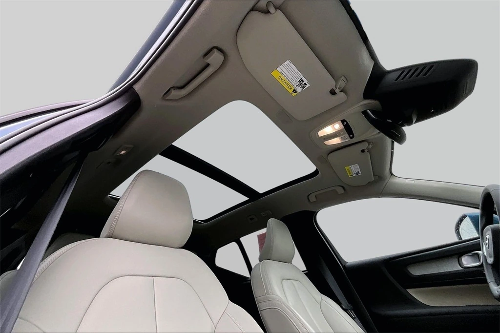 2024 Volvo - image 27