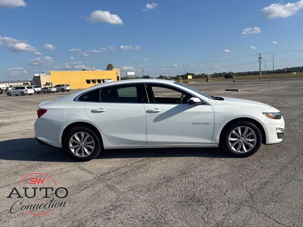 2024 Chevrolet Malibu 1LT photo 4