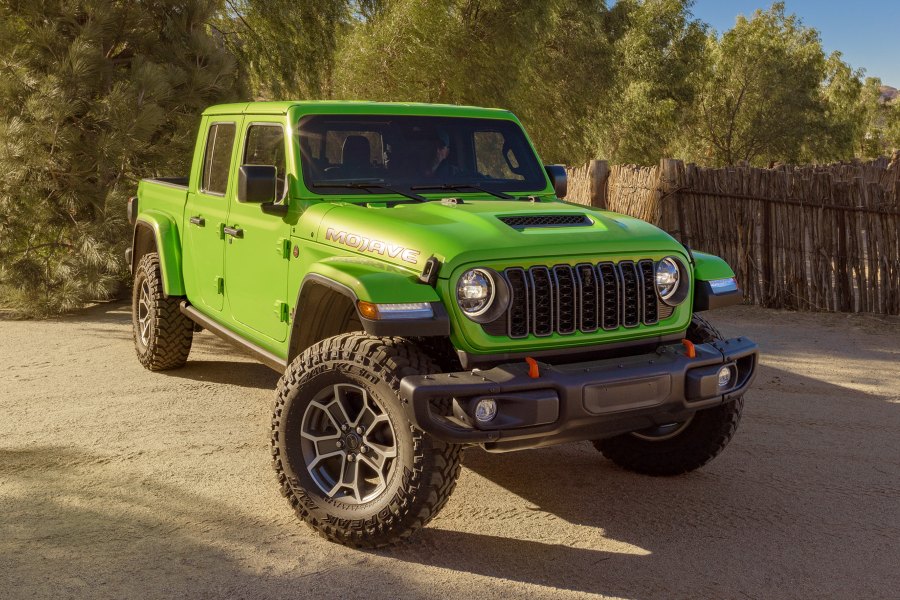 2026 Jeep Wrangler Exterior Passenger Side Front Angle