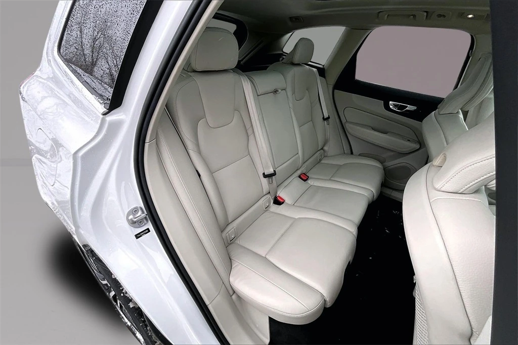 2023 Volvo - image 24