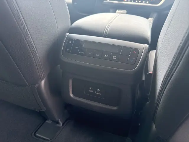2026 Nissan Rogue SV photo 13
