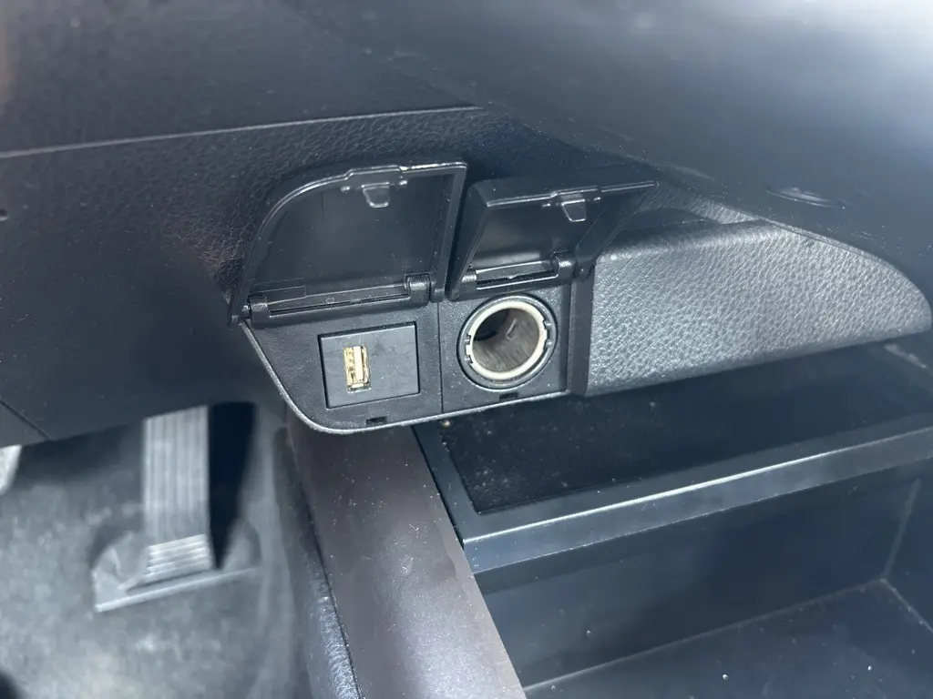 2023 Toyota Camry SE photo 16