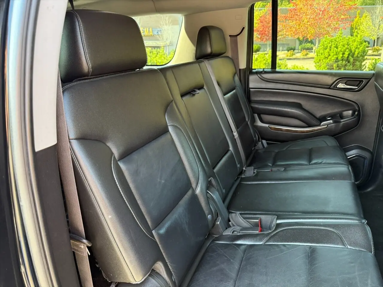 2016 Chevrolet Suburban LT photo 20
