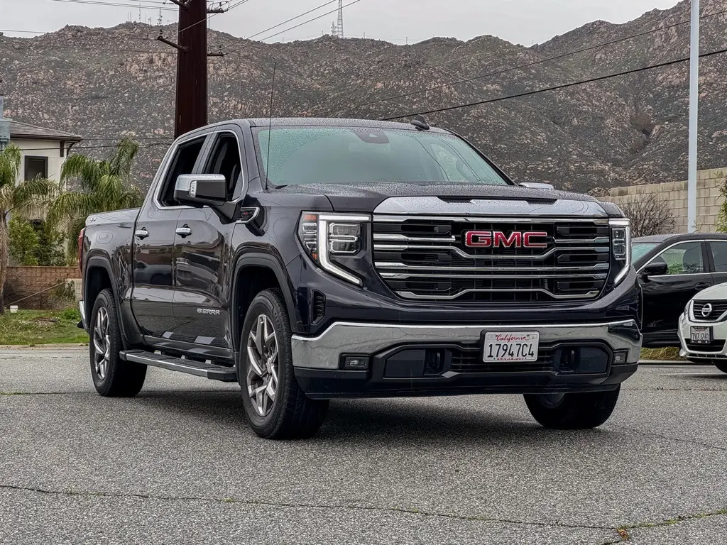 2023 GMC Sierra 1500 SLT's photo