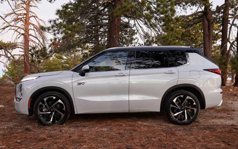 Why Super All-Wheel Control Is a Game Changer for the 2025 Outlander Plug-In Hybrid – Sacaton, AZ Drivers Take Notice