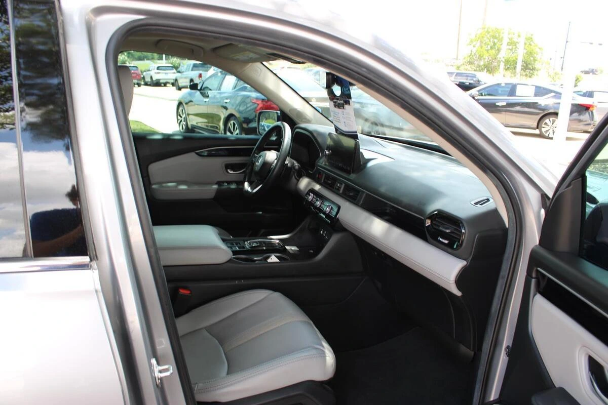 2025 Honda Pilot Touring - Photo 18