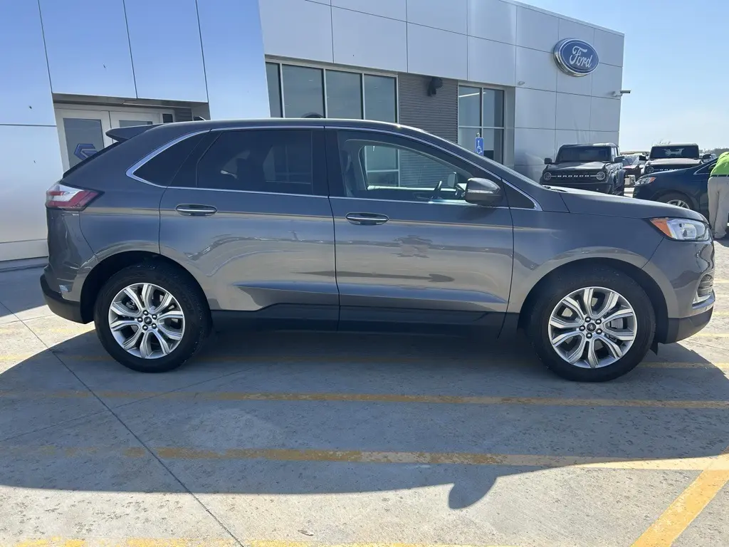 Used 2021 Ford Edge Titanium with VIN 2FMPK4K91MBA07034 for sale in Clay Center, KS