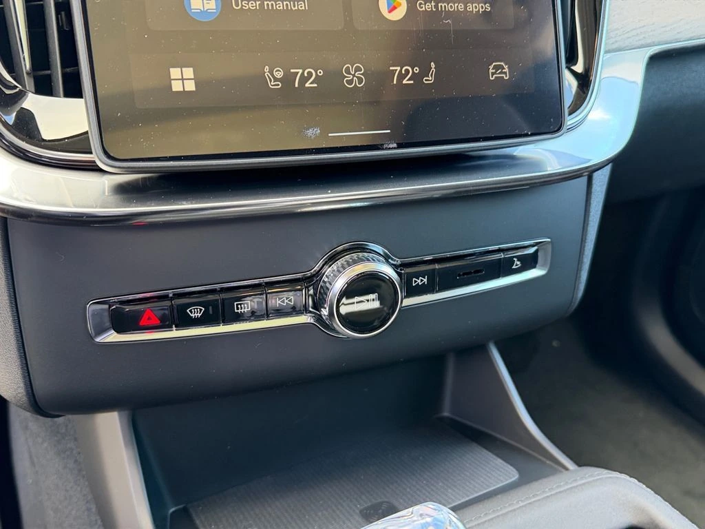 2026 Volvo - image 21