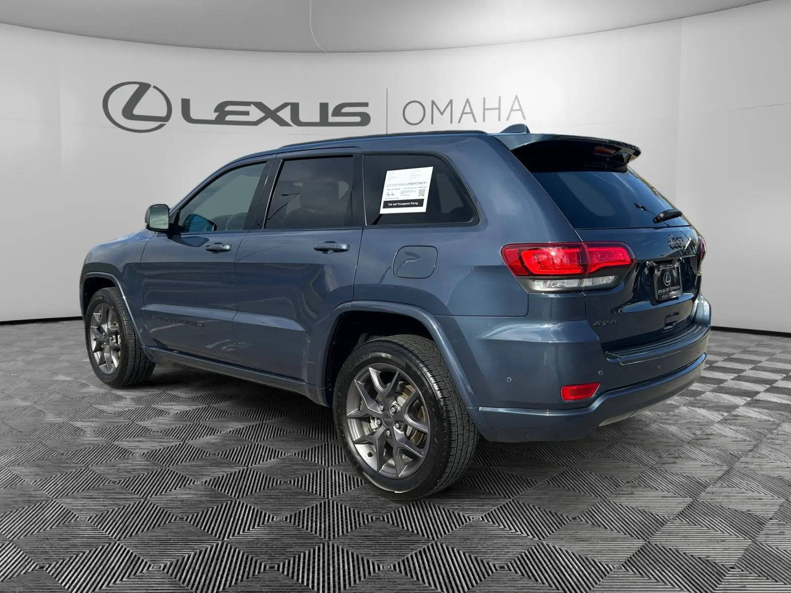 2021 Jeep Grand Cherokee photo 2