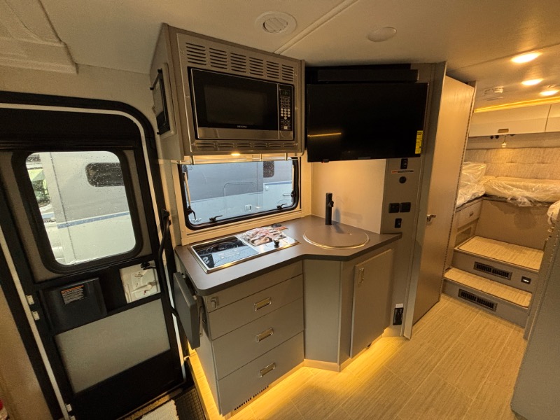 View 24R/24R/2026 image-16