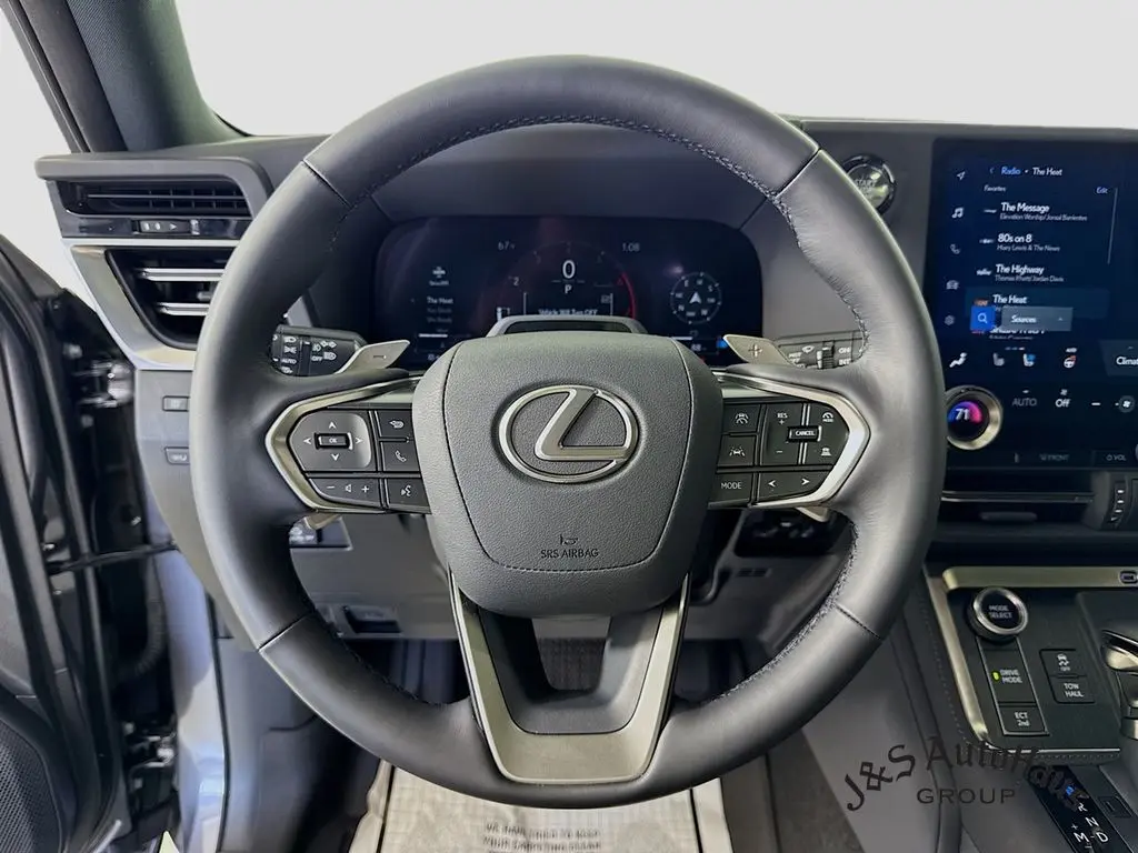 2025 Lexus GX 550 Luxury photo 12