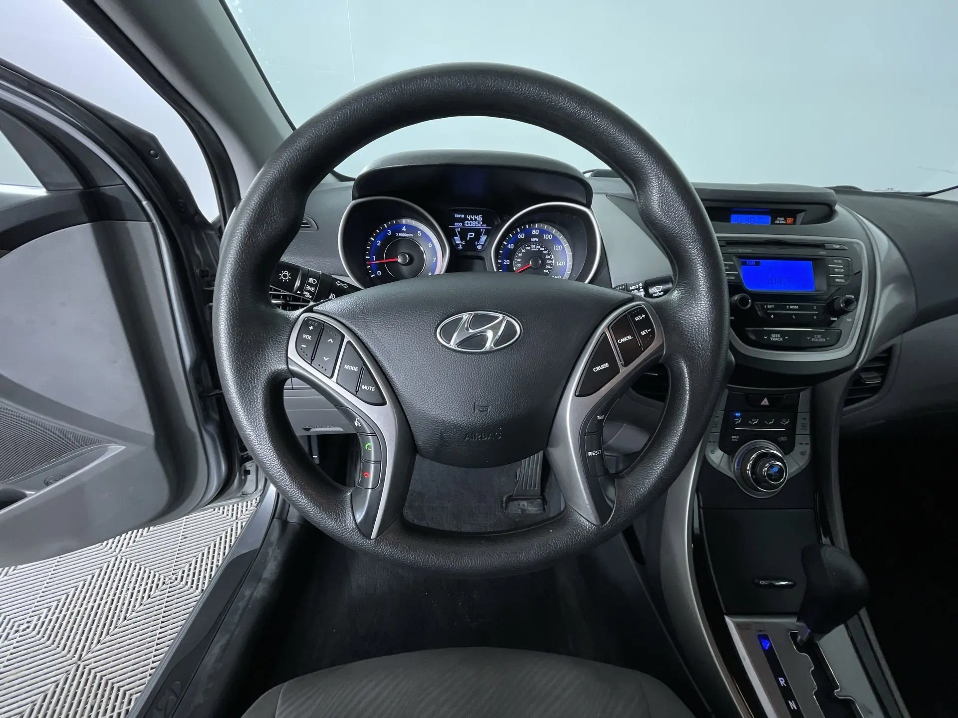 2013 Hyundai Elantra GLS photo 13