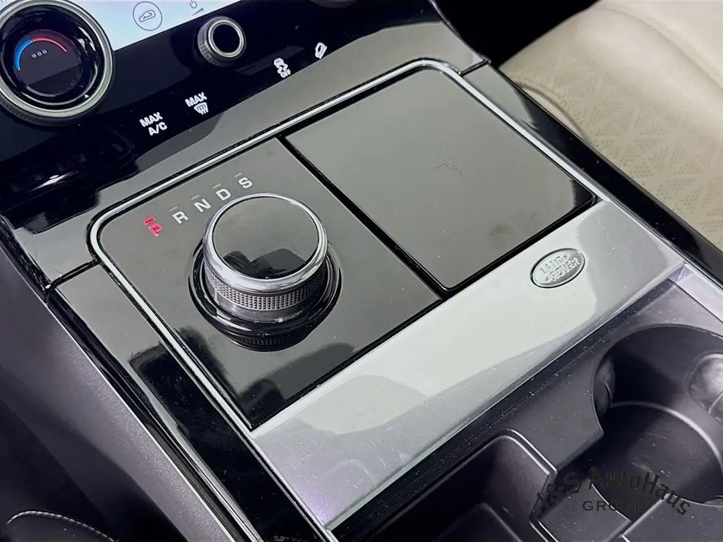 2018 Land Rover Range Rover Velar R-Dynamic HSE photo 19