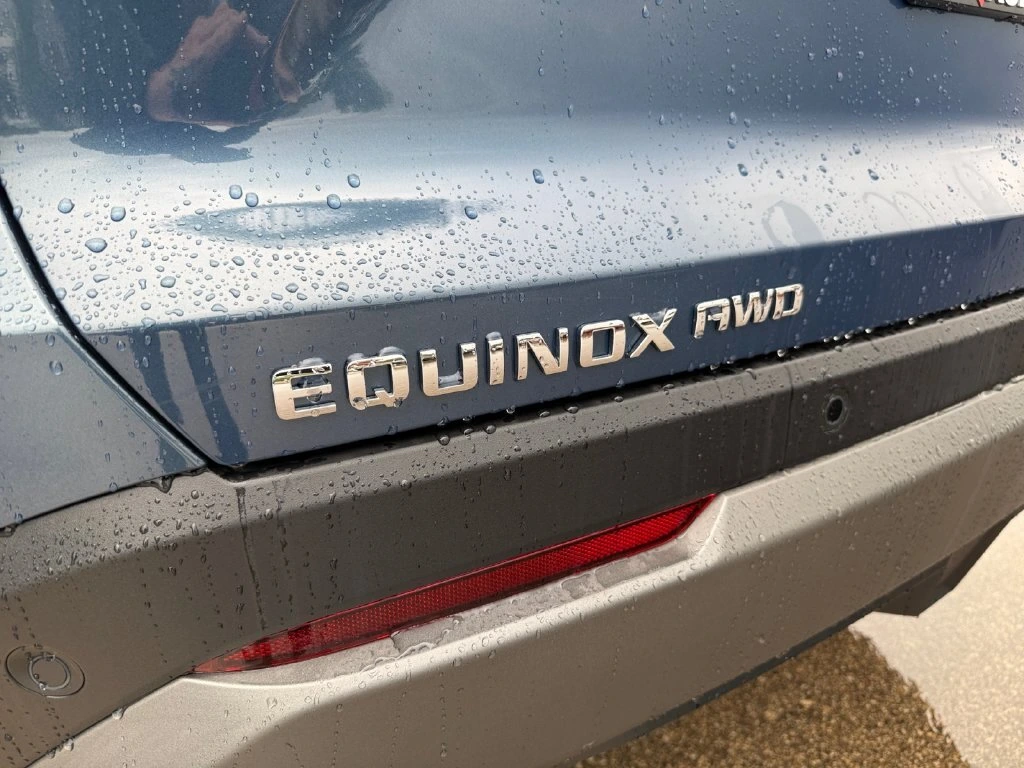 2027 Chevrolet Equinox LT - Photo 43
