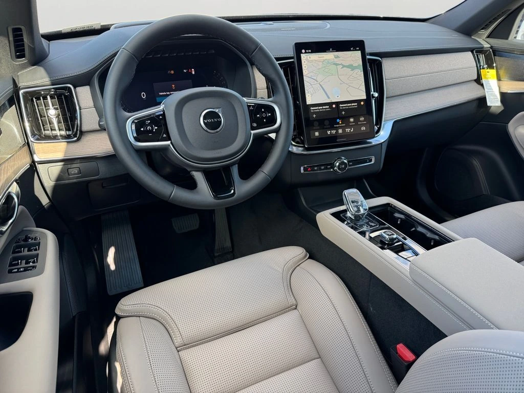 2026 Volvo - image 11