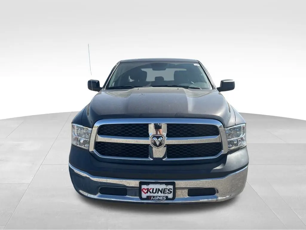 2018 Ram 1500 Tradesman photo 2