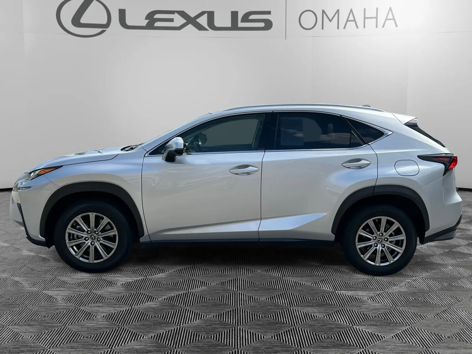 2019 Lexus NX 300 AWD photo 2
