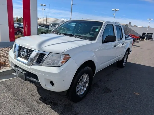 2015 Nissan Frontier SV photo 2
