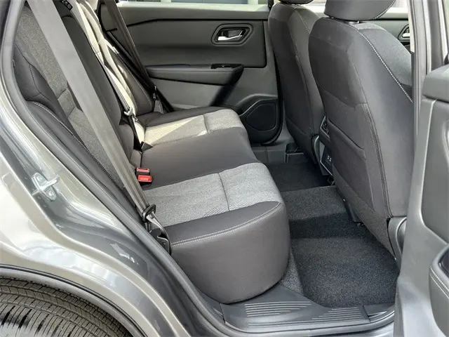 2026 Nissan Rogue SV photo 21