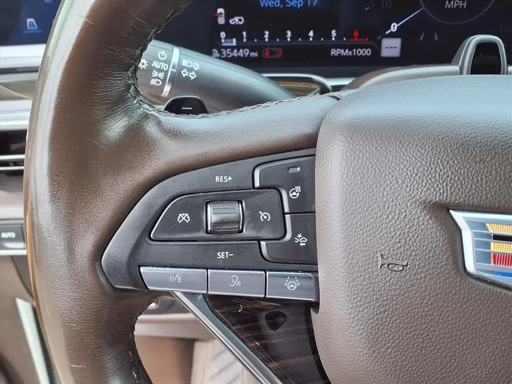 2023 Cadillac Escalade Premium Luxury photo 35