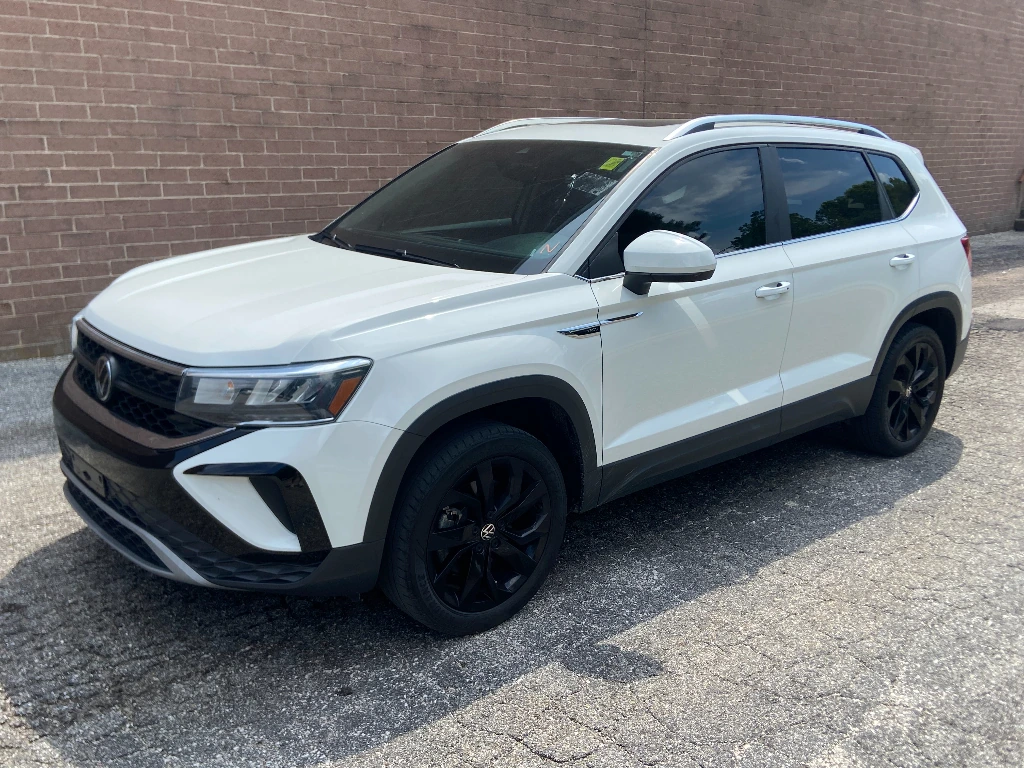 2023 Volkswagen Taos 1.5T SE's photo