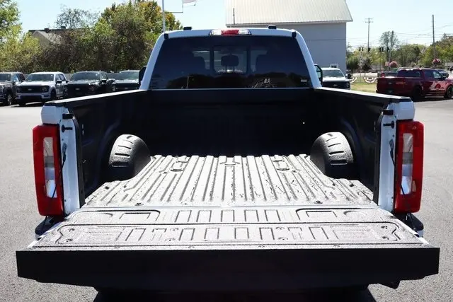 2026 Ford F-350 photo 17