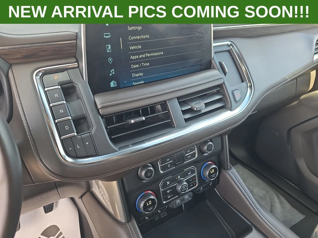 2024 Chevrolet Suburban LT - Photo 21