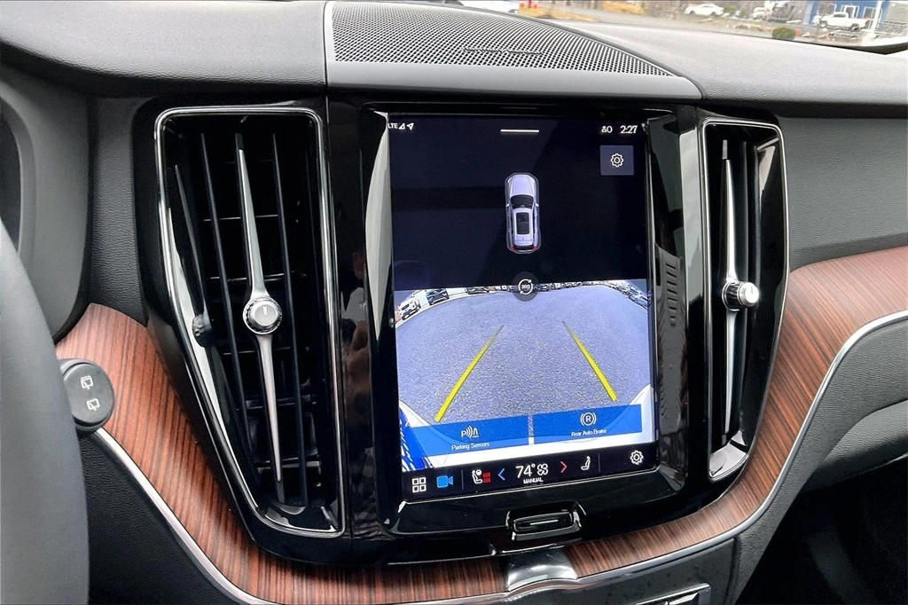 2023 Volvo - image 13