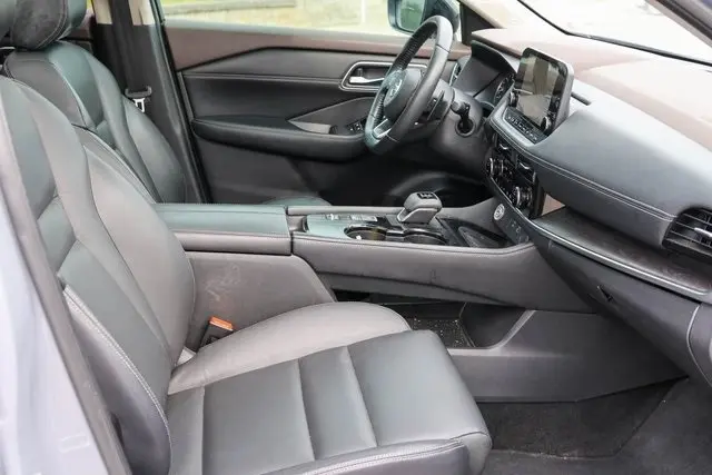 2021 Nissan Rogue SL photo 17