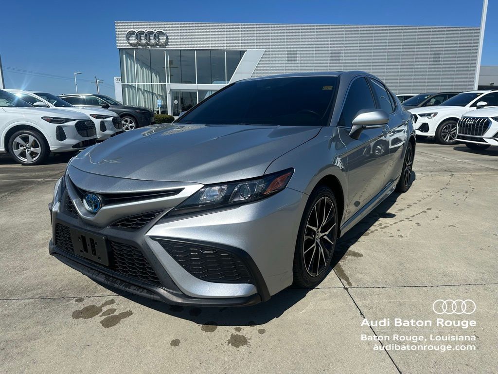 2024 Toyota Camry Hybrid SE FWD