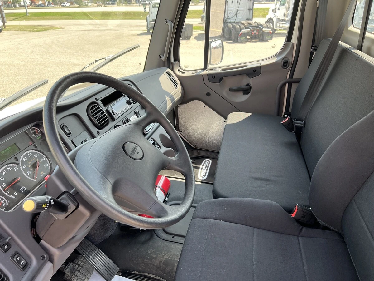 2027 Freightliner M2 106 — photo 7