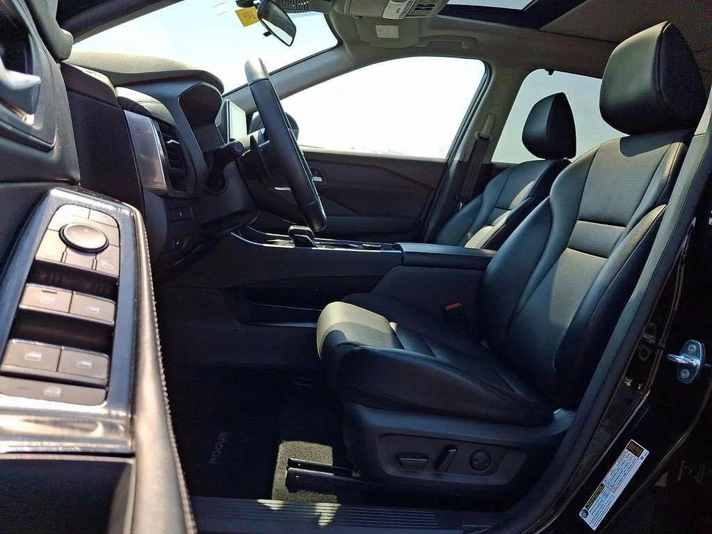 2023 Nissan Rogue SV - Photo 14