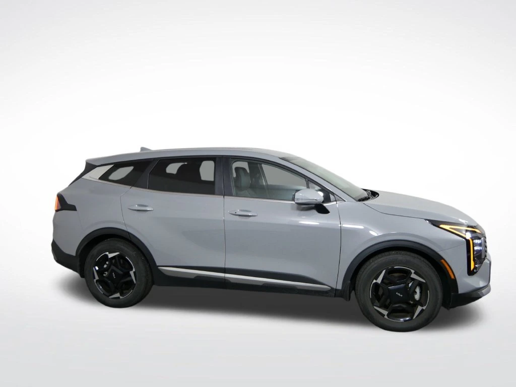 Used 2026 Kia Sportage EX with VIN 5XYK33DF8TG395124 for sale in Golden Valley, Minnesota