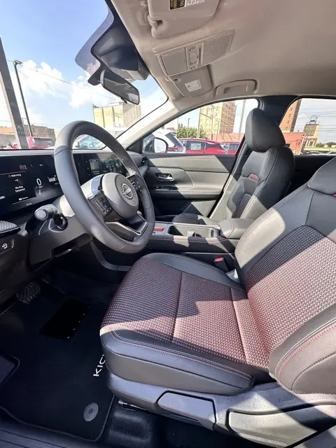 2026 Nissan Kicks SR photo 23